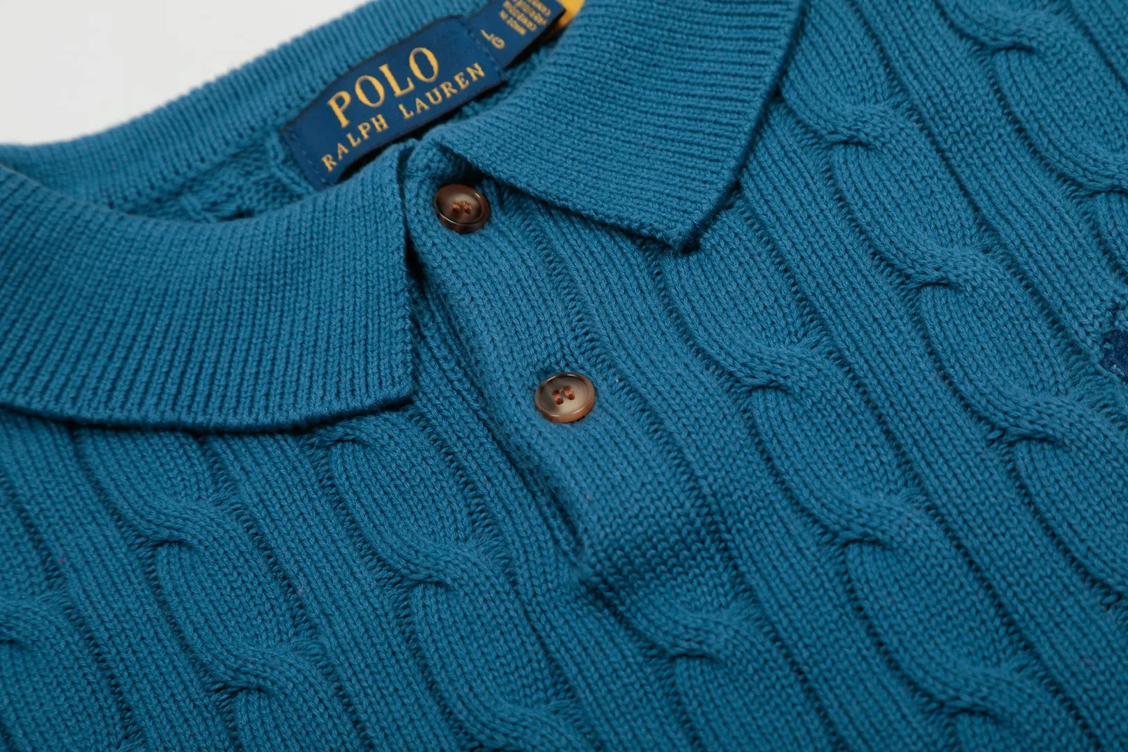 🅿️186 "Top quality" Style number: DS062# (not off the shelves all year round) [Ralph Lauren men's POLO lapel solid color pony embroidered logo knitted short sleeves] ✅Ralph Lauren Ralph Lauren classic basic lapel POLO men's all-season knitted short sleeves ✅Main supplier platform live broadcast Wholesale entity Replacement when out of stock Not off the shelf ✅ZP quality 1:1 version Scan the code to enter the GF website Counter quality ✅Details and quality are the only one in Guangzhou. Imported quality cotton yarn, focusing on high-end, cost-effective. Needless to say good quality. ✅The version restores the original version. The maximum size can be worn up to 200 pounds. Loose, comfortable and stress-free. ✅The upper body is simple and easy to match. A must-have for men. Good-looking clothes are never picky. A must-have for men's wardrobe. Size: S-XL. Color: Black, White, Gray, Khaki, Navy Blue, Gentleman's Lake Blue.